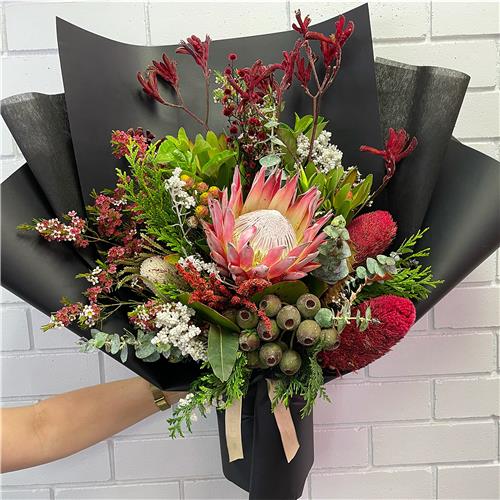 King Protea Flower Bouquet. Yamba Florist. Grafton Florist. Maclean Florist. same day flower delivery. order flowers online